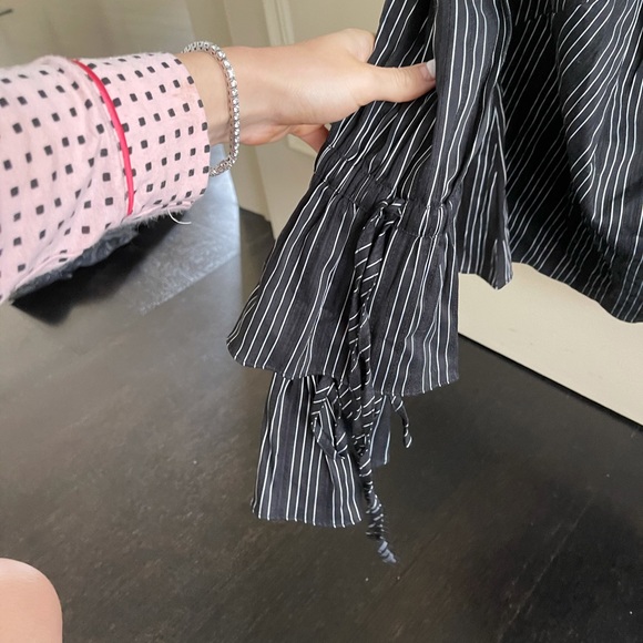 Intermix off the shoulder top - Picture 3 of 3